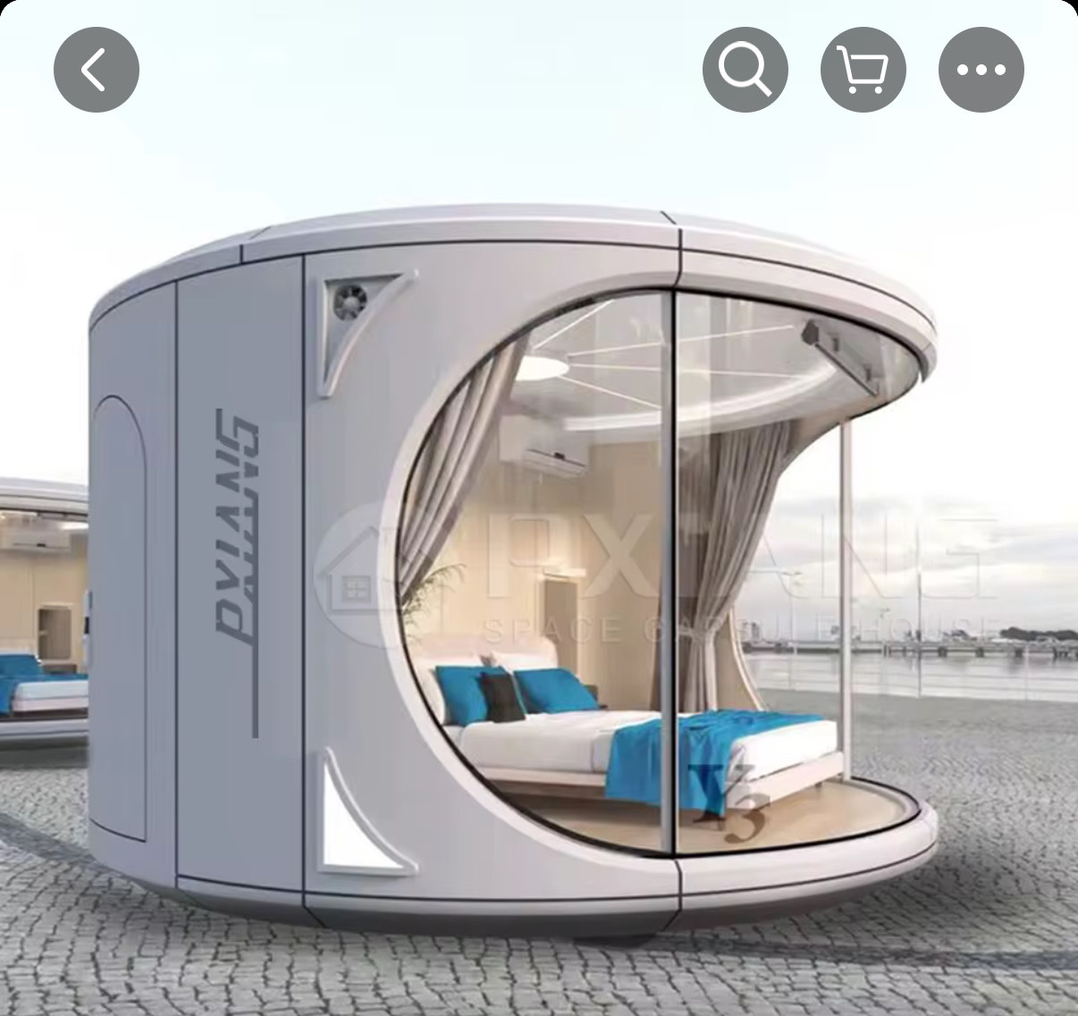 Rundhäuser – pXIANG Space Capsule · Panorama-Glasfront · Marina-Setting · Premium-Schlafpod