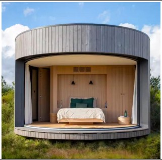 Rundhäuser – Kompakter Rund-Pod · Holz-Optik · integriertes Bett · offene Schiebetür